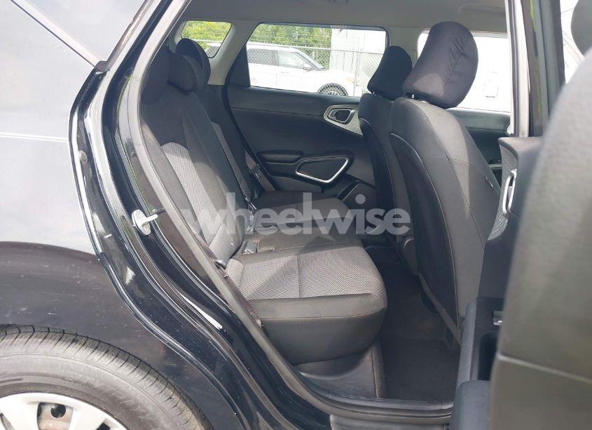 Photo 8 of 2020 Kia Soul LX (VIN KNDJ23AU9L7071761)