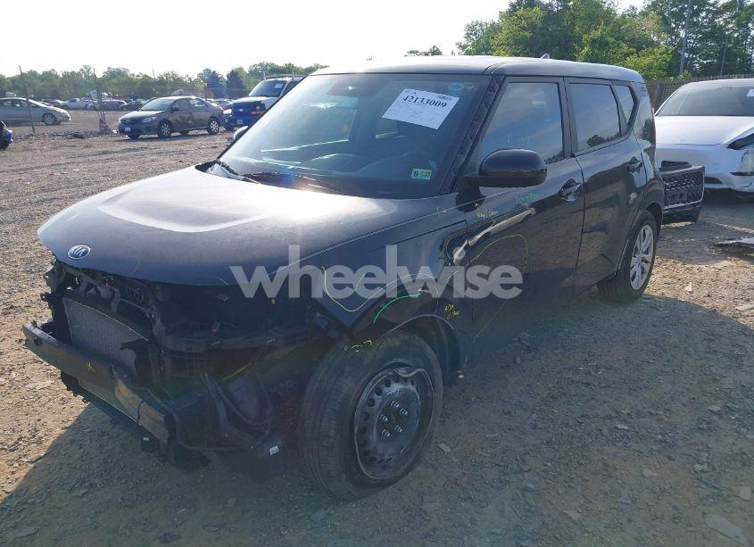 Photo 2 of 2021 Kia Soul LX (VIN KNDJ23AU9M7147254)