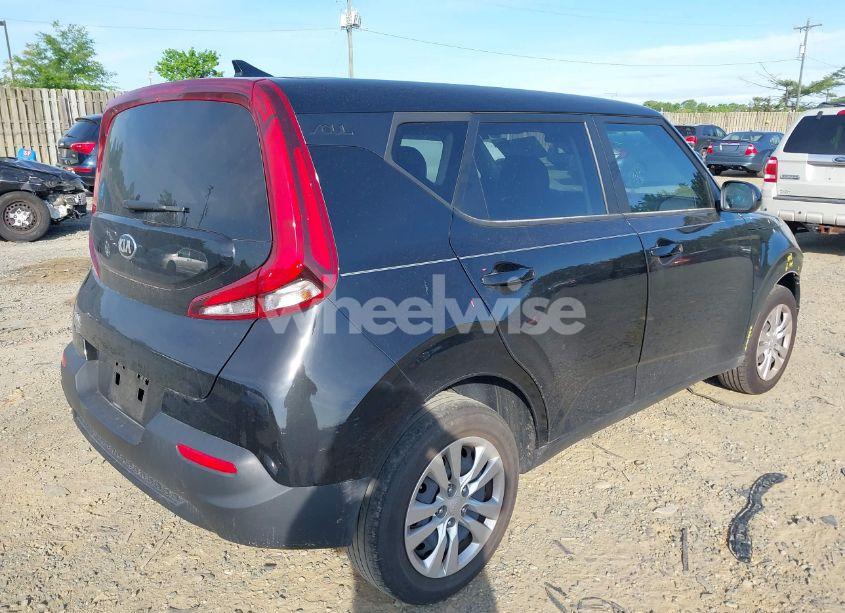 Photo 4 of 2021 Kia Soul LX (VIN KNDJ23AU9M7147254)