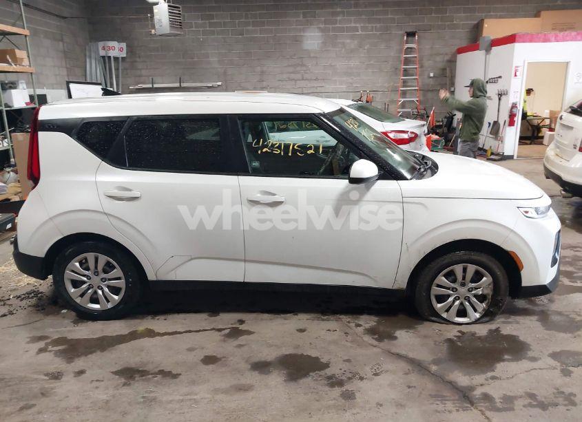 Photo 13 of 2021 Kia Soul LX (VIN KNDJ23AU9M7759180)