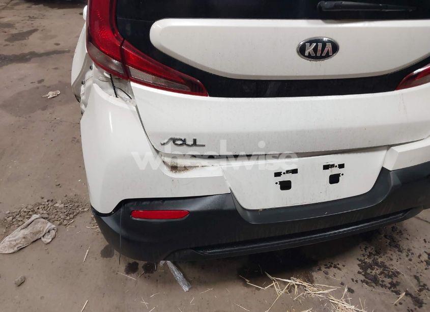 Photo 6 of 2021 Kia Soul LX (VIN KNDJ23AU9M7759180)
