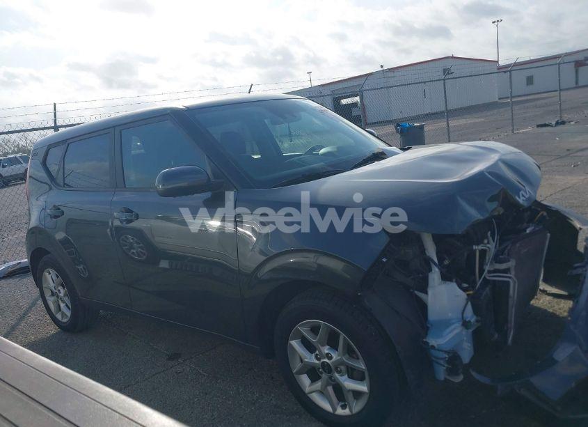 Photo 13 of 2022 Kia Soul LX (VIN KNDJ23AU9N7802384)