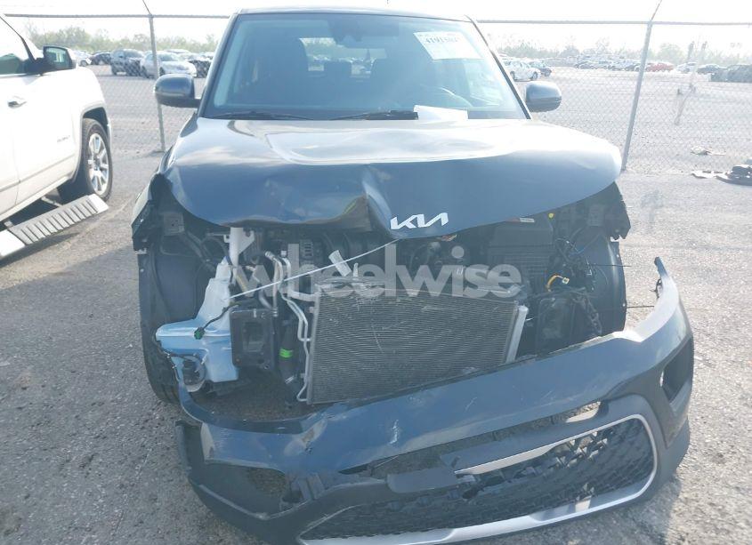 Photo 6 of 2022 Kia Soul LX (VIN KNDJ23AU9N7802384)