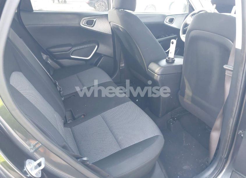 Photo 8 of 2022 Kia Soul LX (VIN KNDJ23AU9N7802384)