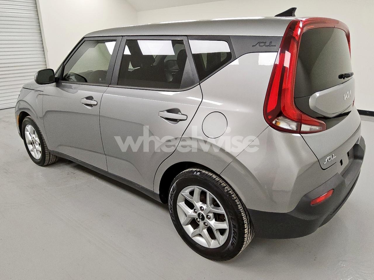 Photo 2 of 2022 KIA SOUL LX (VIN KNDJ23AU9N7807794)