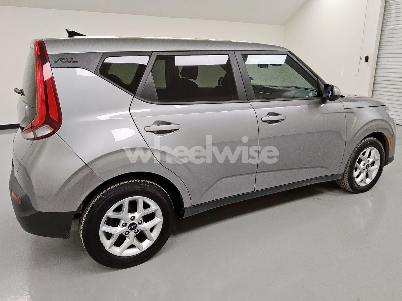 Photo 3 of 2022 KIA SOUL LX (VIN KNDJ23AU9N7807794)