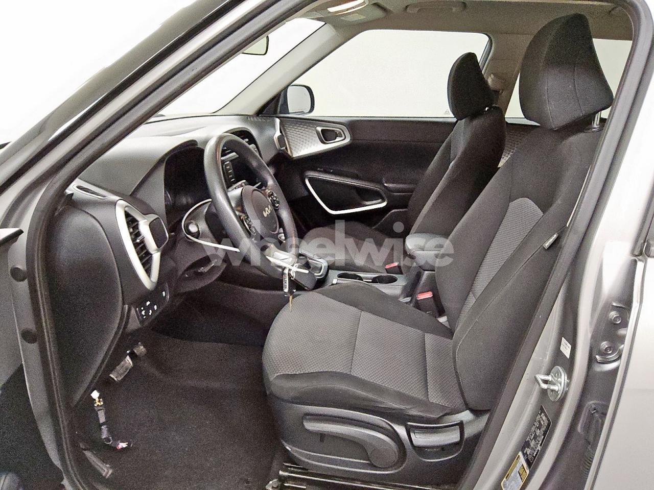 Photo 7 of 2022 KIA SOUL LX (VIN KNDJ23AU9N7807794)