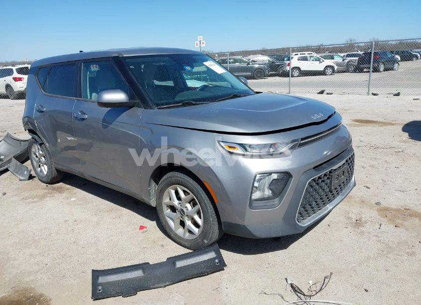2022 Kia Soul LX (VIN KNDJ23AU9N7823431) main photo