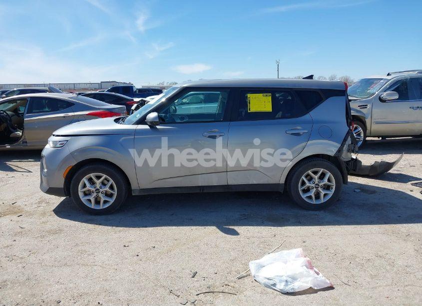 Photo 15 of 2022 Kia Soul LX (VIN KNDJ23AU9N7823431)
