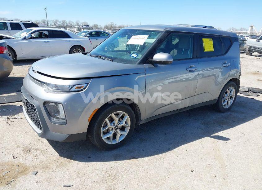 Photo 2 of 2022 Kia Soul LX (VIN KNDJ23AU9N7823431)