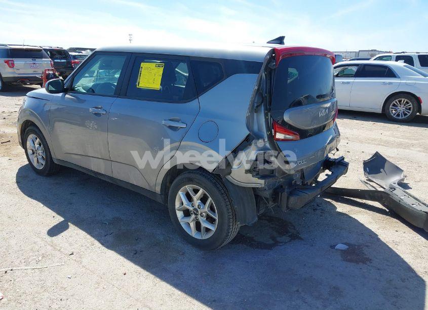 Photo 3 of 2022 Kia Soul LX (VIN KNDJ23AU9N7823431)