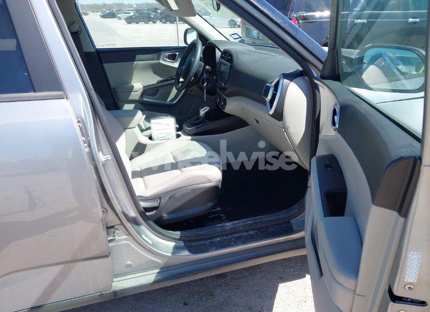 Photo 5 of 2022 Kia Soul LX (VIN KNDJ23AU9N7823431)