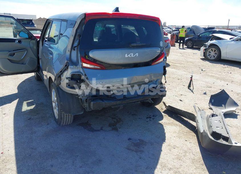 Photo 6 of 2022 Kia Soul LX (VIN KNDJ23AU9N7823431)