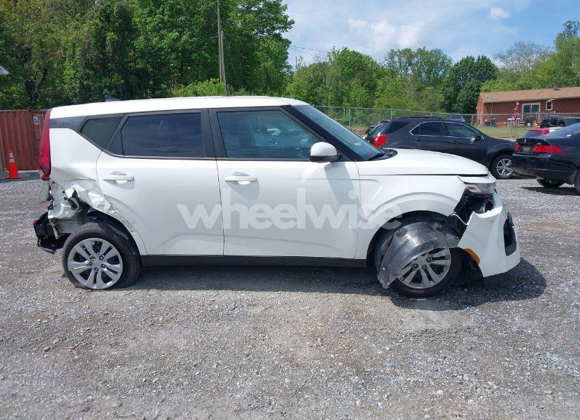Photo 14 of 2022 Kia Soul LX (VIN KNDJ23AU9N7830492)