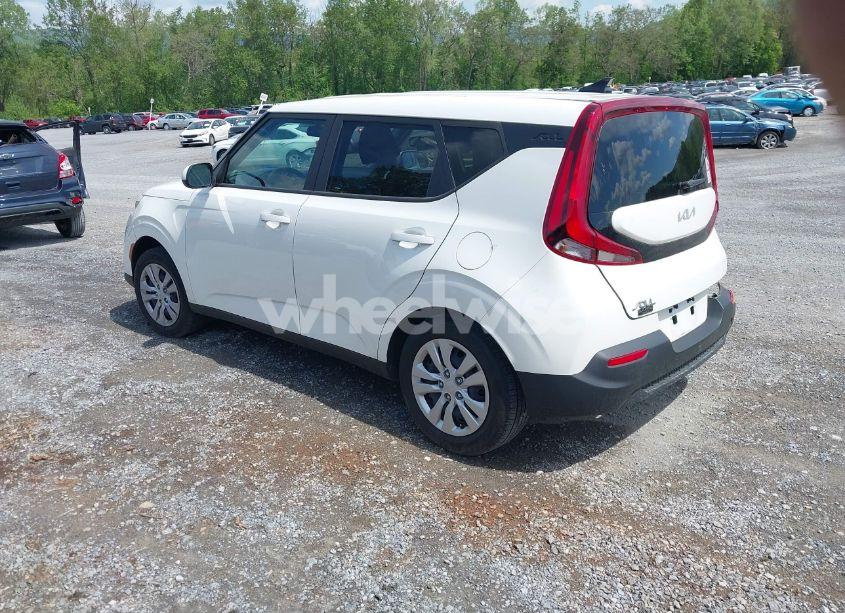 Photo 3 of 2022 Kia Soul LX (VIN KNDJ23AU9N7830492)