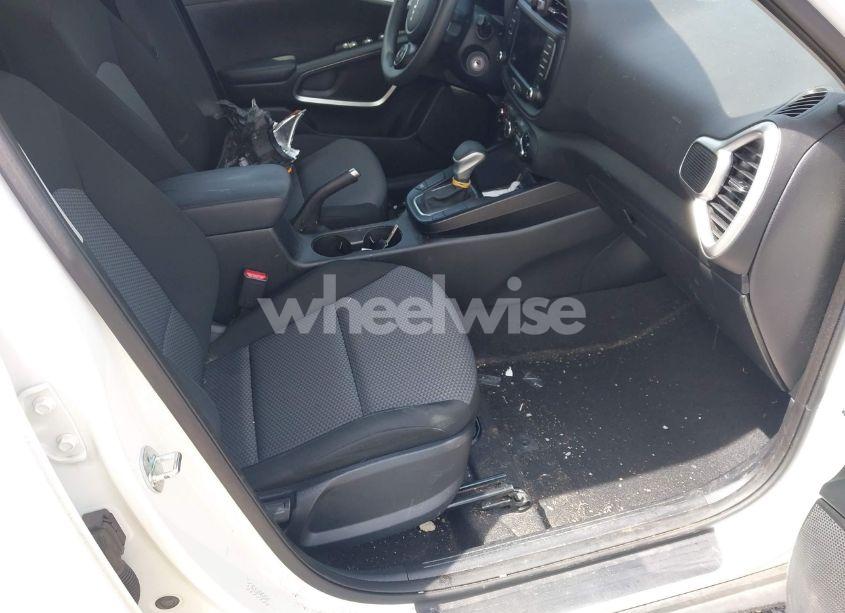 Photo 5 of 2022 Kia Soul LX (VIN KNDJ23AU9N7830492)