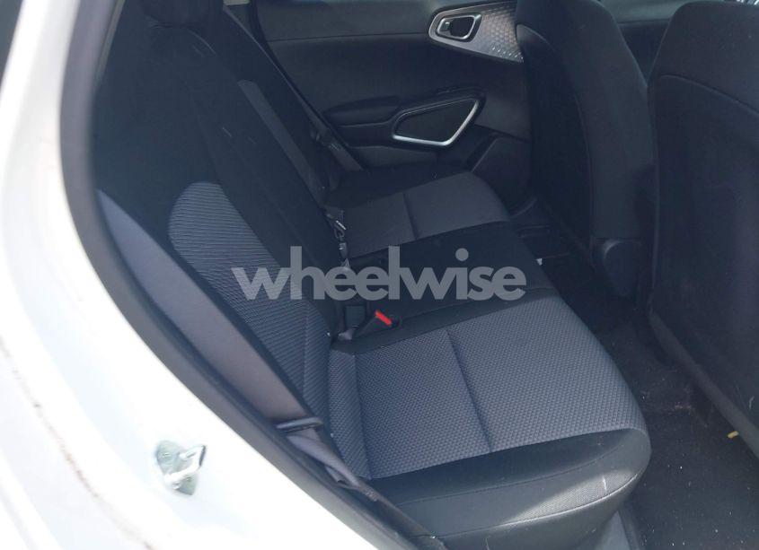 Photo 8 of 2022 Kia Soul LX (VIN KNDJ23AU9N7830492)
