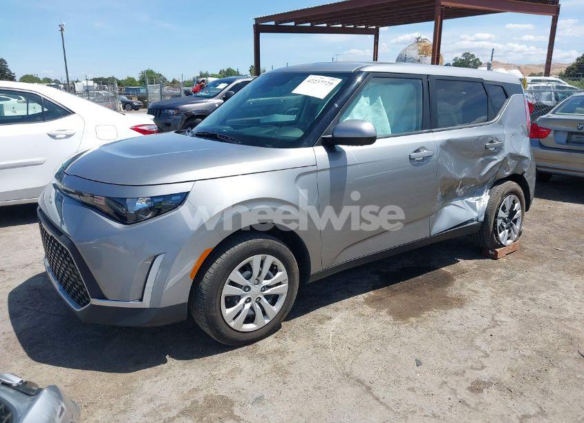 Photo 2 of 2023 Kia Soul LX (VIN KNDJ23AU9P7886550)