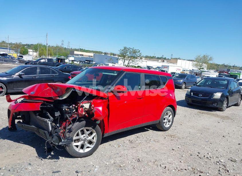 Photo 2 of 2020 Kia Soul S (VIN KNDJ23AUXL7002609)