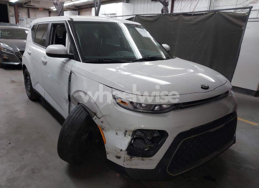2020 Kia Soul LX (VIN KNDJ23AUXL7024951) main photo