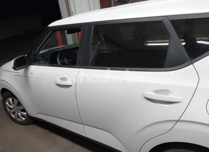 Photo 14 of 2020 Kia Soul LX (VIN KNDJ23AUXL7024951)