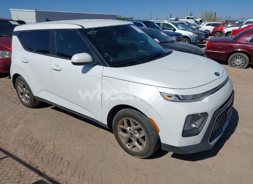 2020 Kia Soul S (VIN KNDJ23AUXL7060476) main photo