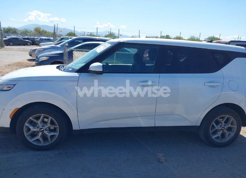 Photo 14 of 2020 Kia Soul S (VIN KNDJ23AUXL7060476)
