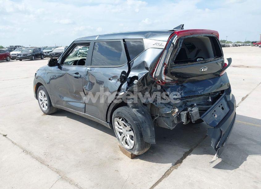 Photo 3 of 2020 Kia Soul LX (VIN KNDJ23AUXL7729877)