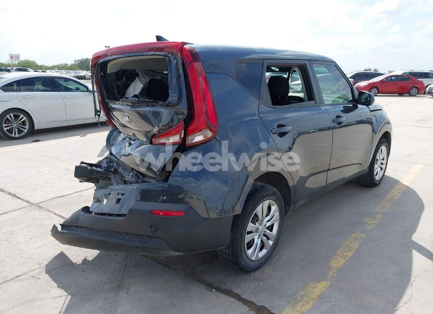 Photo 4 of 2020 Kia Soul LX (VIN KNDJ23AUXL7729877)