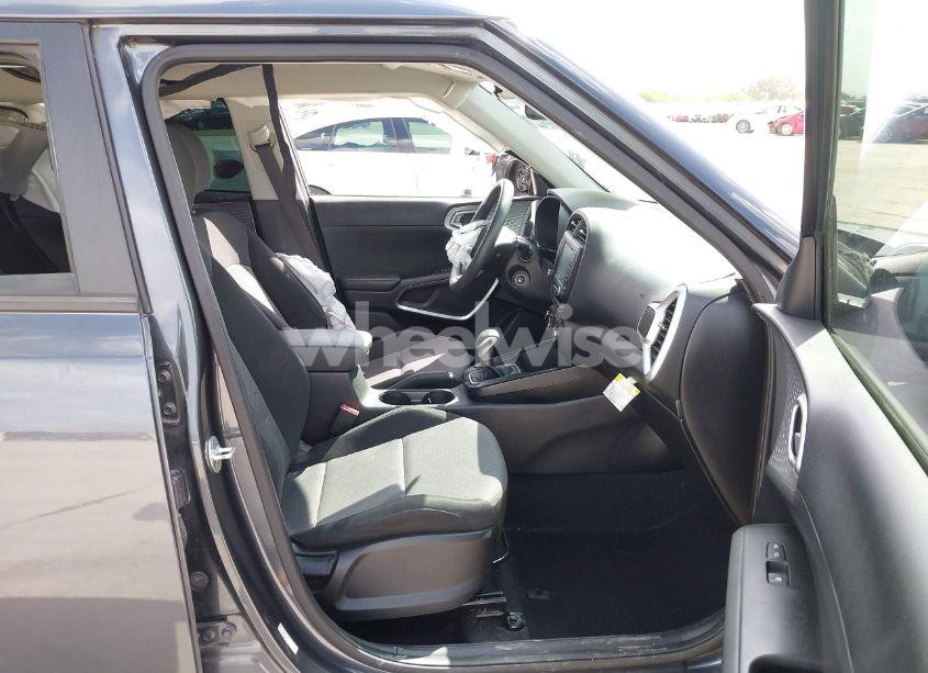 Photo 5 of 2020 Kia Soul LX (VIN KNDJ23AUXL7729877)
