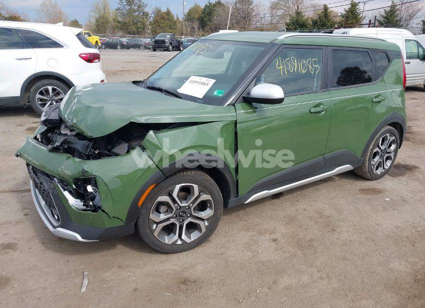 Photo 2 of 2021 Kia Soul X-LINE (VIN KNDJ23AUXM7125683)