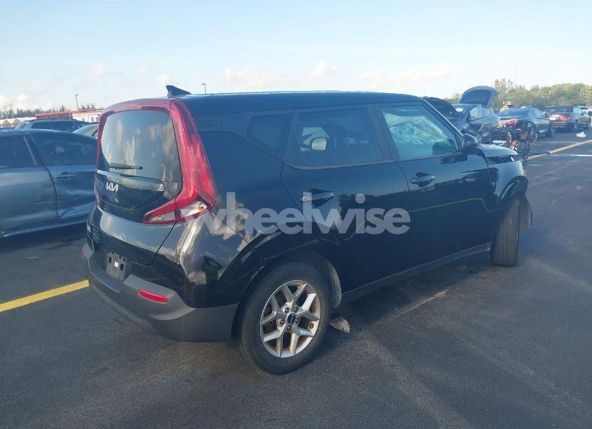 Photo 4 of 2022 Kia Soul LX (VIN KNDJ23AUXN7173797)