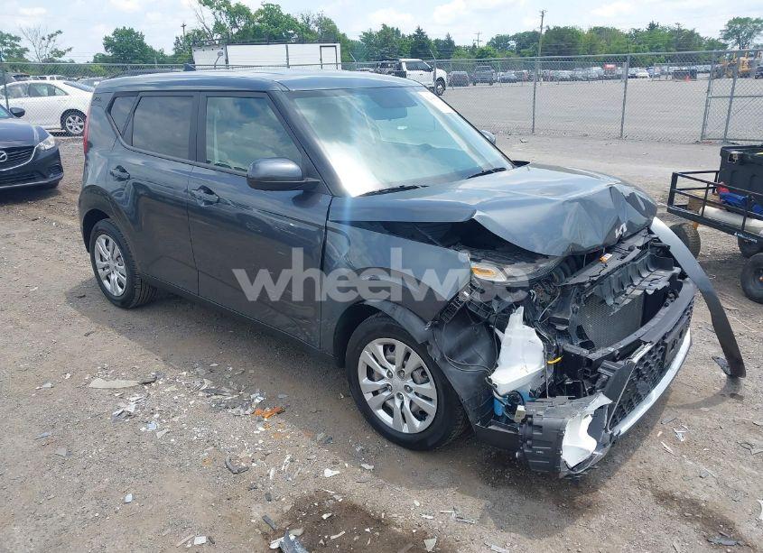 2022 Kia Soul LX (VIN KNDJ23AUXN7812485) main photo