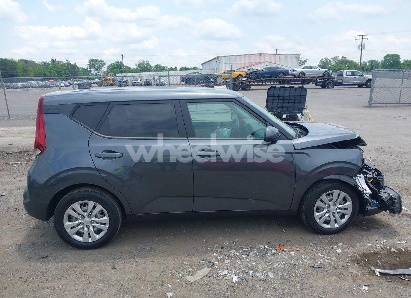 Photo 13 of 2022 Kia Soul LX (VIN KNDJ23AUXN7812485)