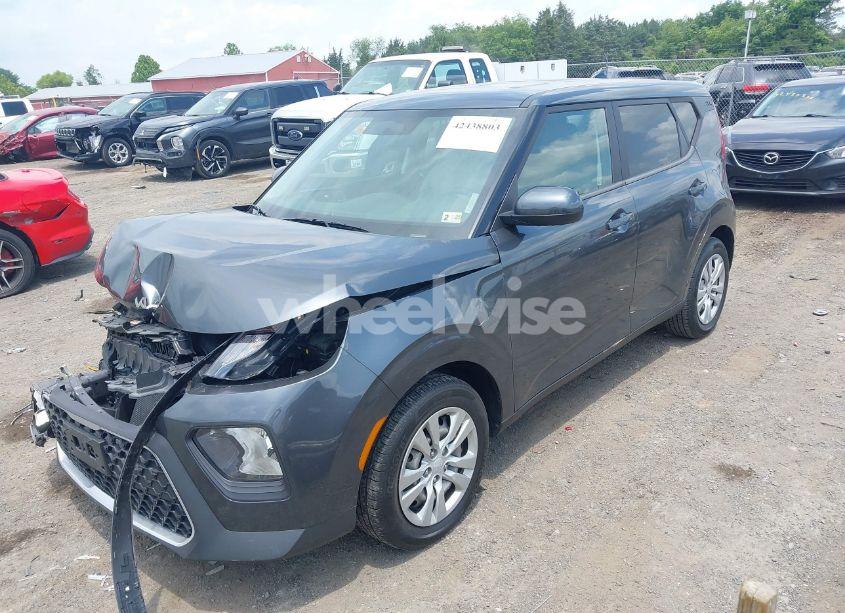 Photo 2 of 2022 Kia Soul LX (VIN KNDJ23AUXN7812485)