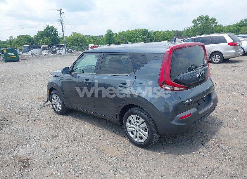 Photo 3 of 2022 Kia Soul LX (VIN KNDJ23AUXN7812485)