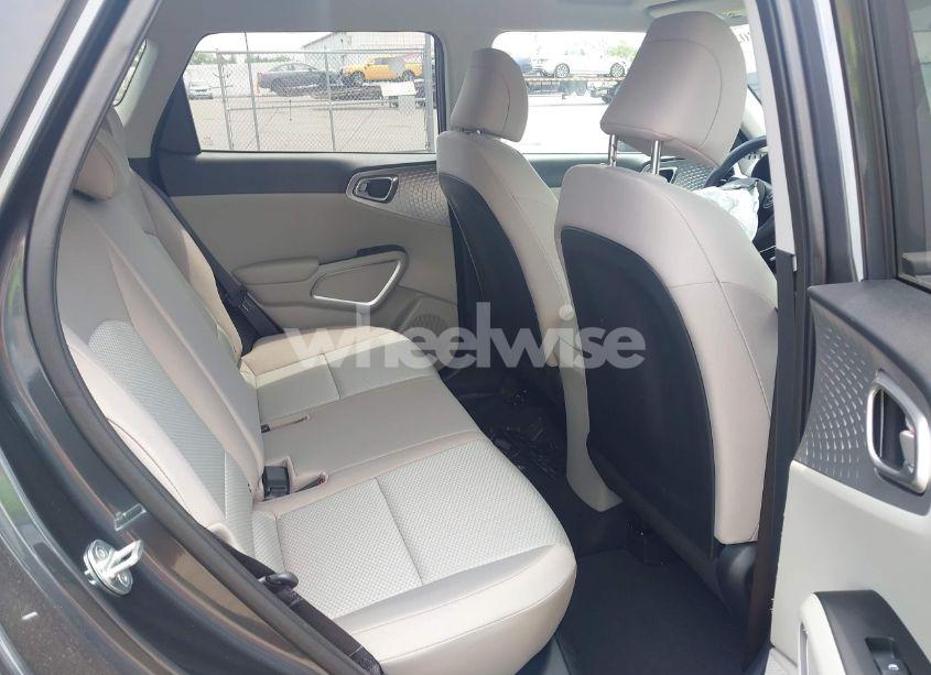 Photo 8 of 2022 Kia Soul LX (VIN KNDJ23AUXN7812485)