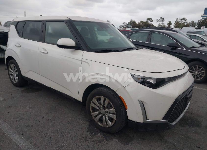 2023 Kia Soul LX (VIN KNDJ23AUXP7858434) main photo