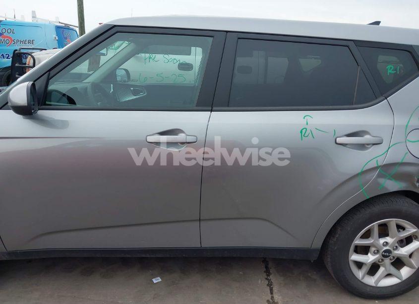 Photo 13 of 2024 Kia Soul LX (VIN KNDJ23AUXR7914701)