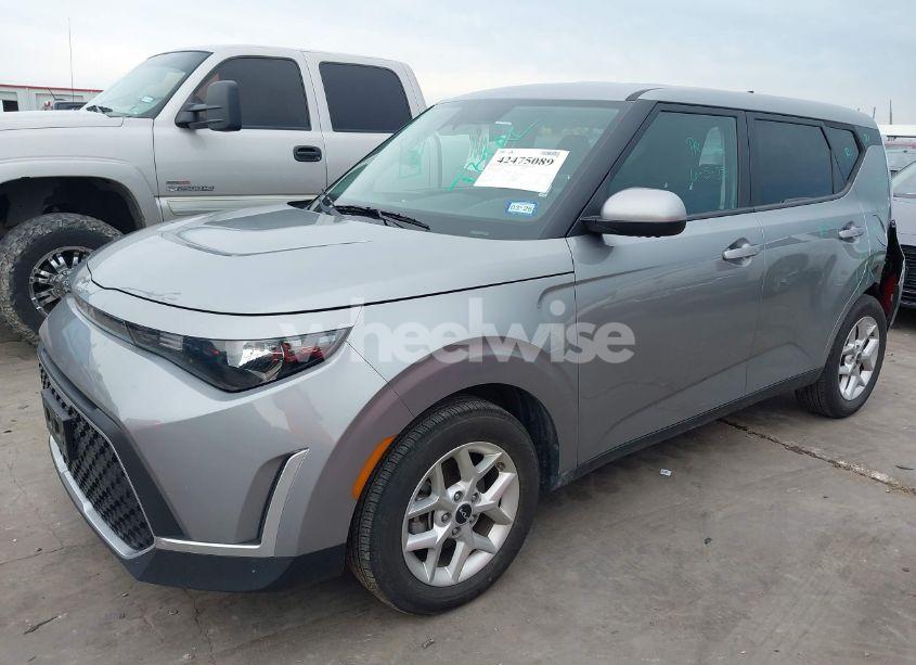 Photo 2 of 2024 Kia Soul LX (VIN KNDJ23AUXR7914701)