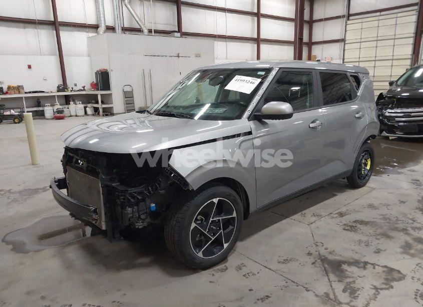 Photo 2 of 2023 Kia Soul EX (VIN KNDJ33AU0P7847875)