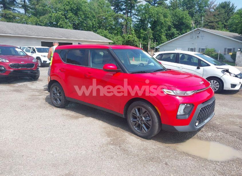 2022 Kia Soul EX (VIN KNDJ33AU1N7155766) main photo