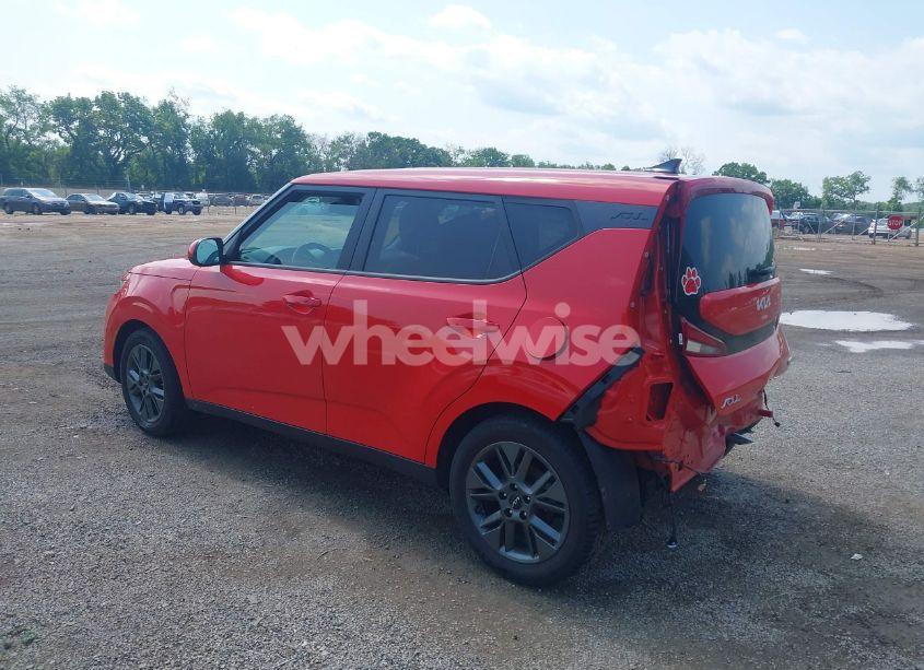Photo 3 of 2022 Kia Soul EX (VIN KNDJ33AU1N7155766)