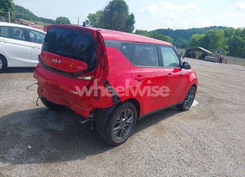 Photo 4 of 2022 Kia Soul EX (VIN KNDJ33AU1N7155766)