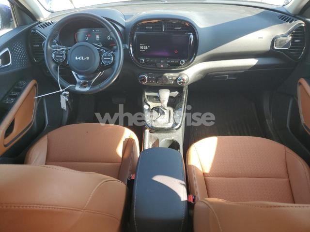 Photo 3 of 2024 KIA SOUL EX (VIN KNDJ33AU2R7226205)