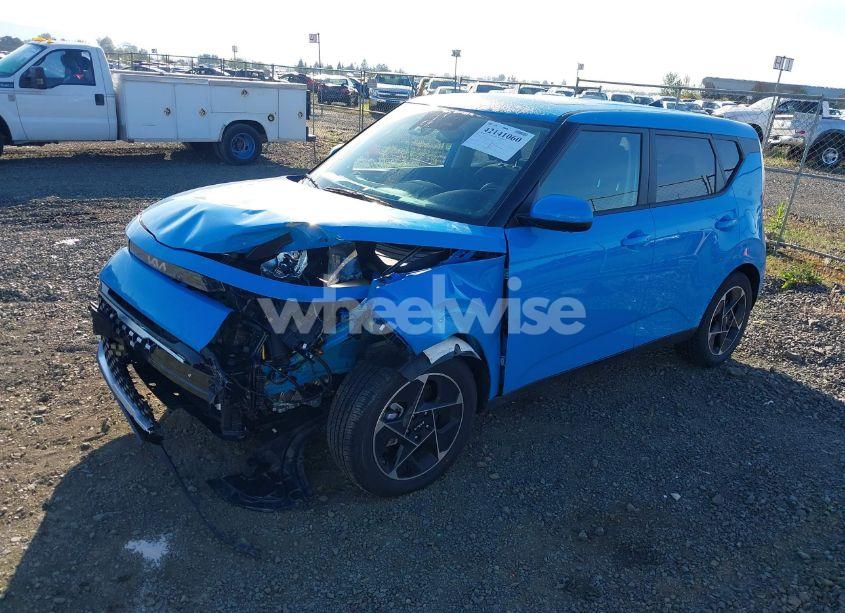 Photo 2 of 2025 Kia Soul EX (VIN KNDJ33AU3S7259428)