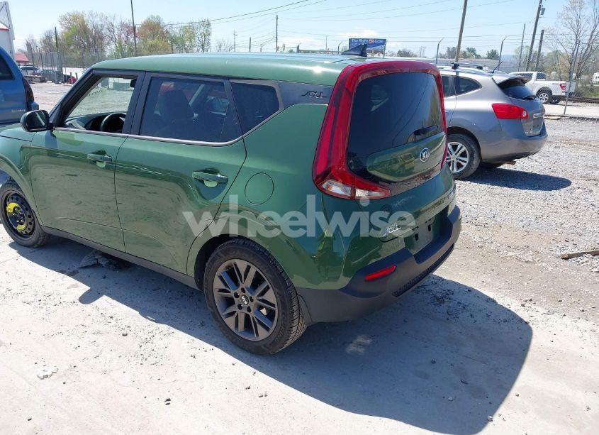 Photo 3 of 2021 Kia Soul EX (VIN KNDJ33AU4M7143898)