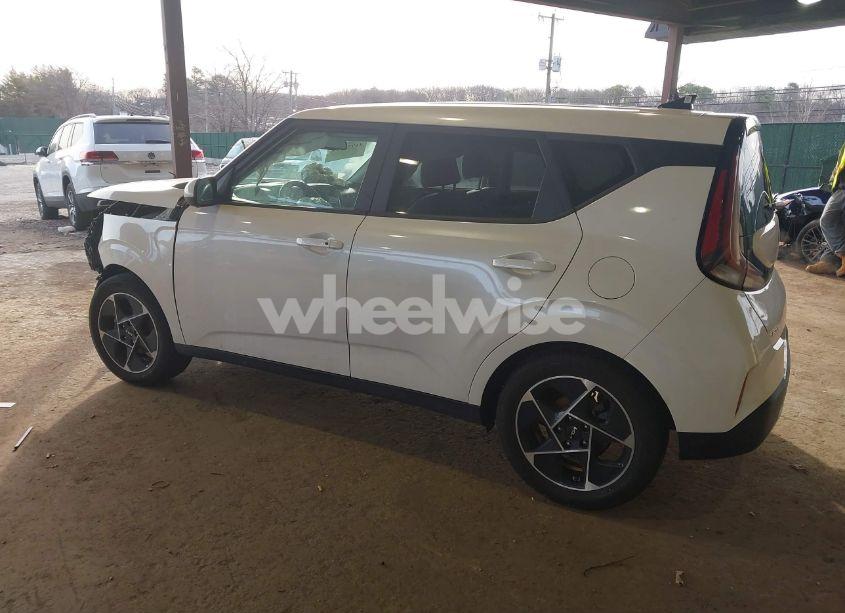 Photo 3 of 2023 Kia Soul EX (VIN KNDJ33AU5P7874182)