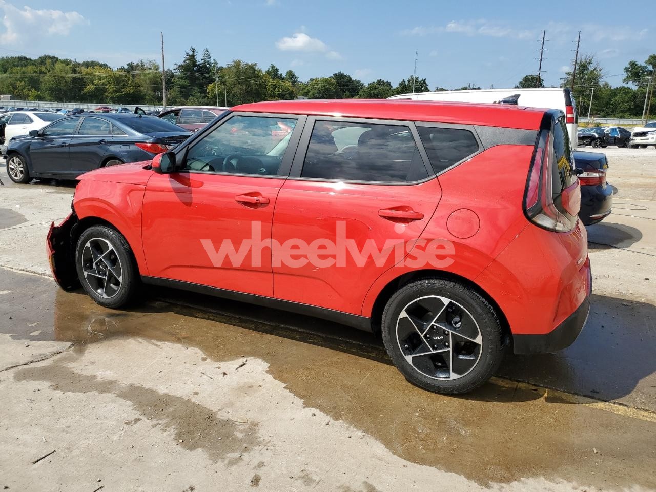Photo 2 of 2025 KIA SOUL EX (VIN KNDJ33AU7S7261022)