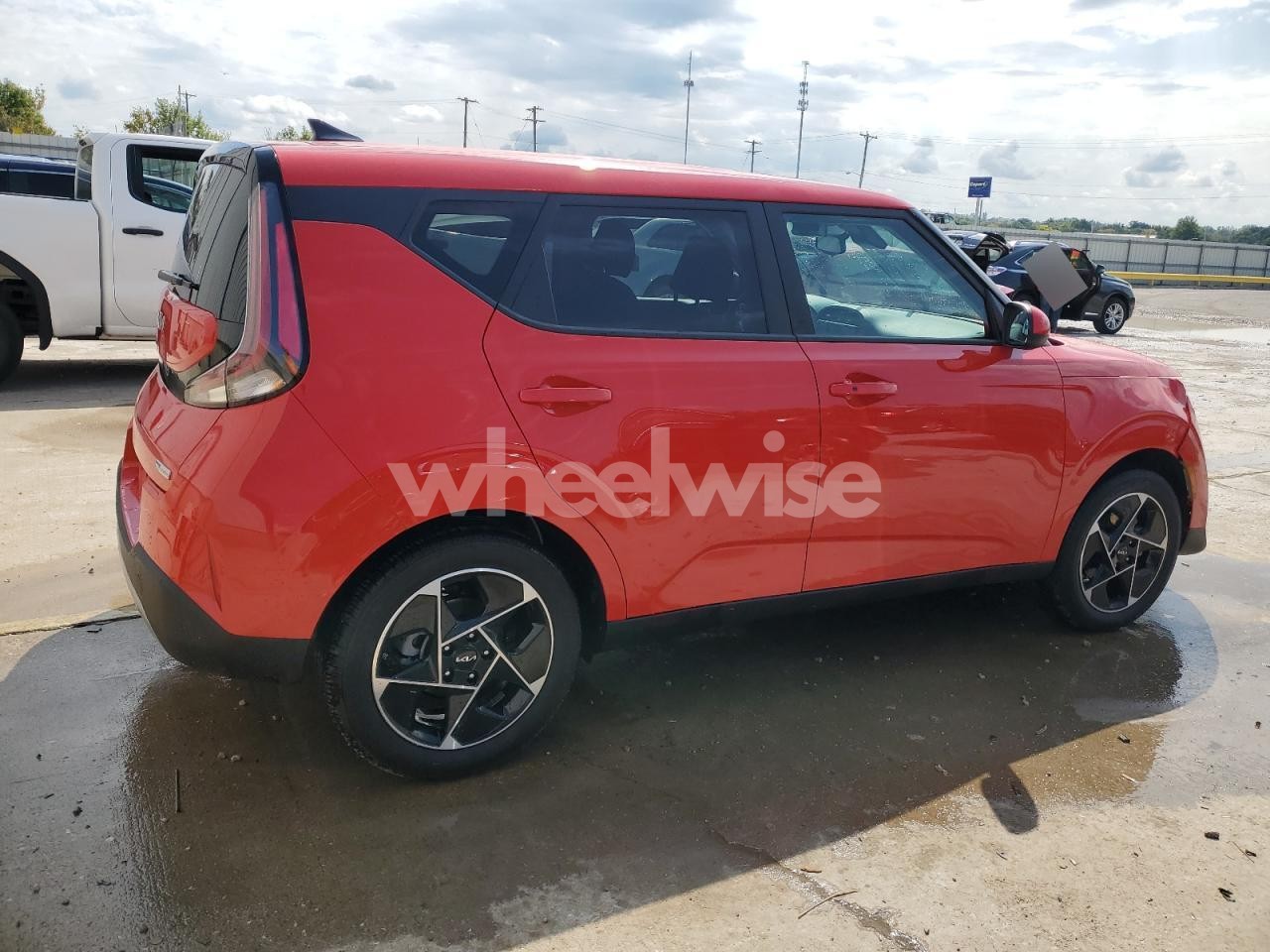 Photo 3 of 2025 KIA SOUL EX (VIN KNDJ33AU7S7261022)